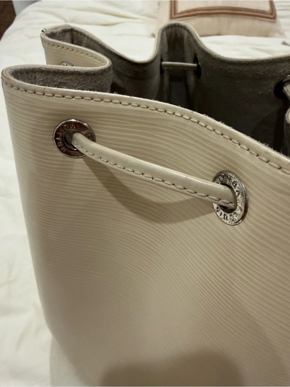 Louis Vuitton preloved see